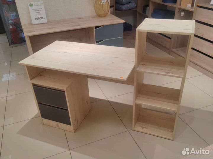 Письменный стол