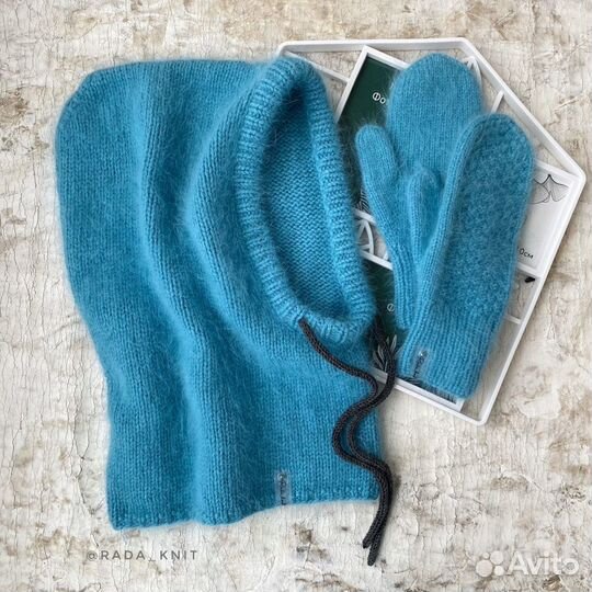 Капор и варежки