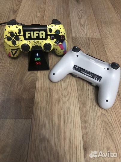 Sony PS4 зарядная станция