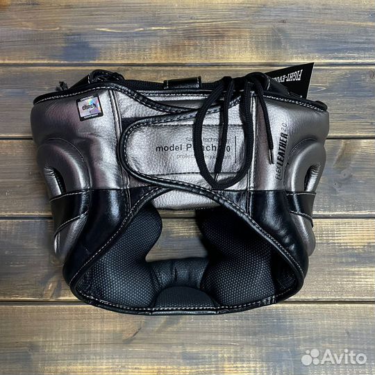 Боксерский шлем