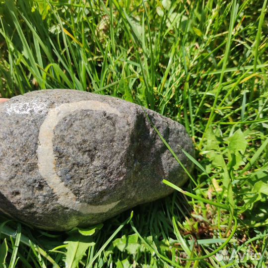 Уникальный камень с полумесяцем