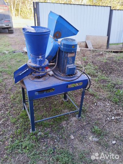 Гранулятор. Измельчитель сена. Зернодробилка