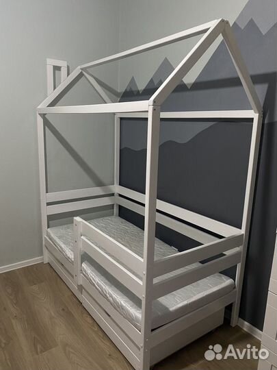 Кроватка домик