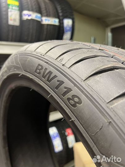 Bearway BW118 275/35 R22 и 315/30 R22 140T