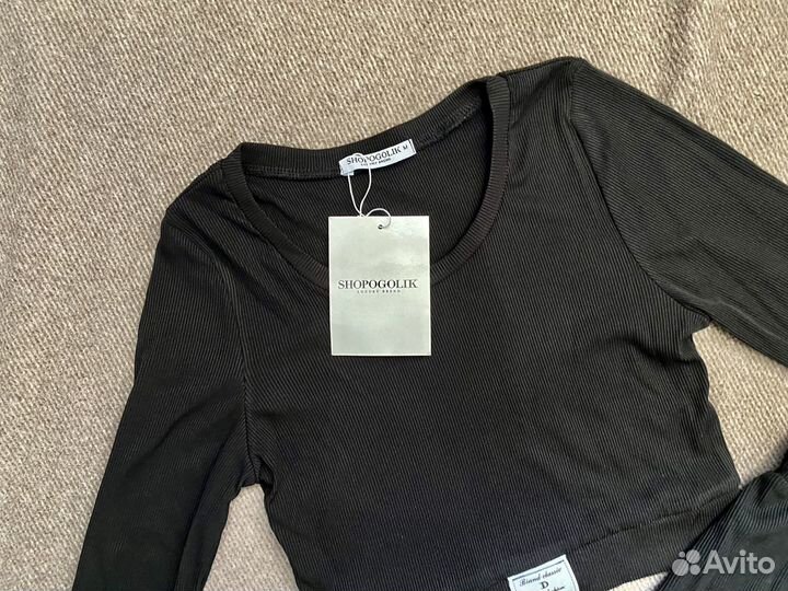 Спортивный костюм в рубчик женский 42 р новый