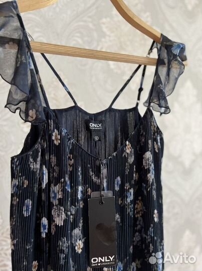 Стильный комбинезон новый