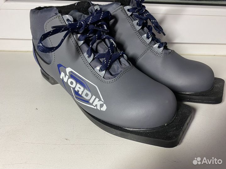 Лыжные ботинки