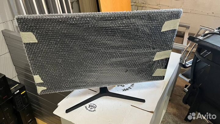 4k Монитор Samsung 31.5