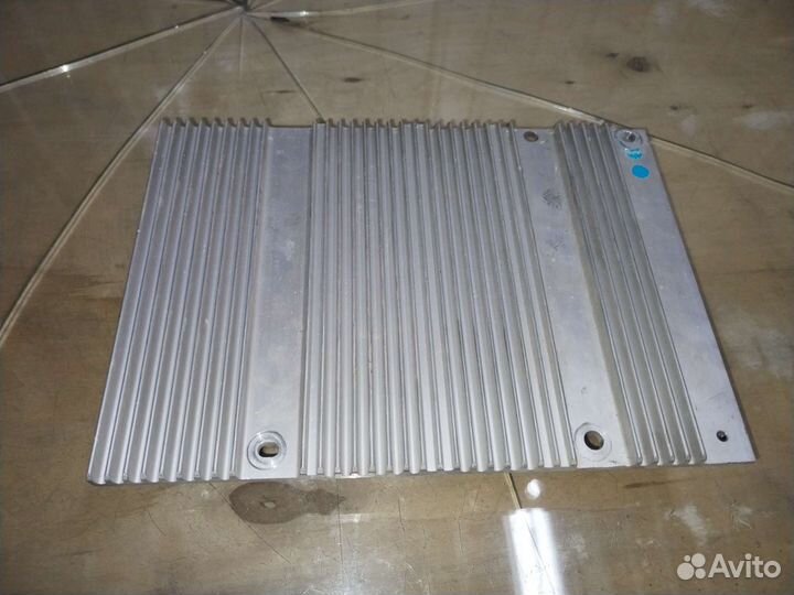 Штатный усилитель магнитолы volvo 3679537