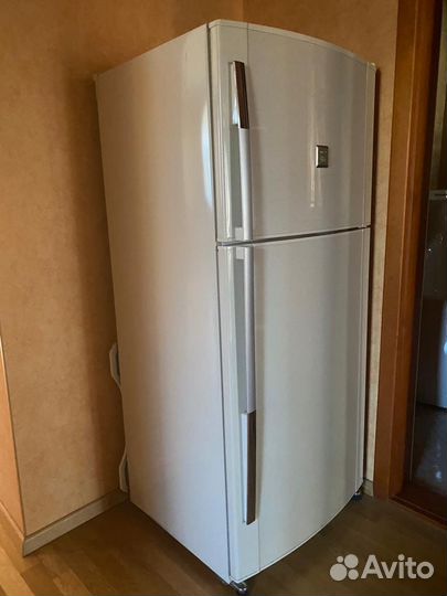 Холодильник Sharp