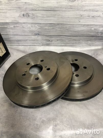 Диск тормозной передний lexus RX300/RX350/RX400 03