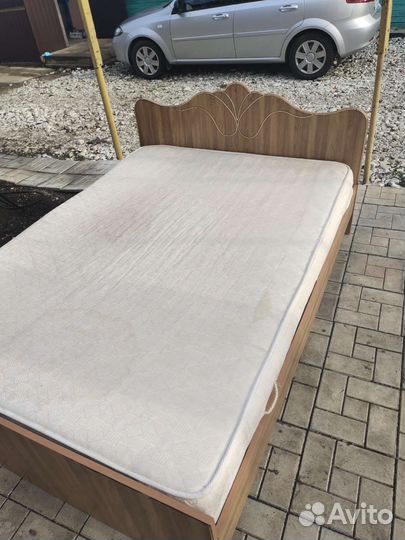 Кровать и матрас бу 140*190