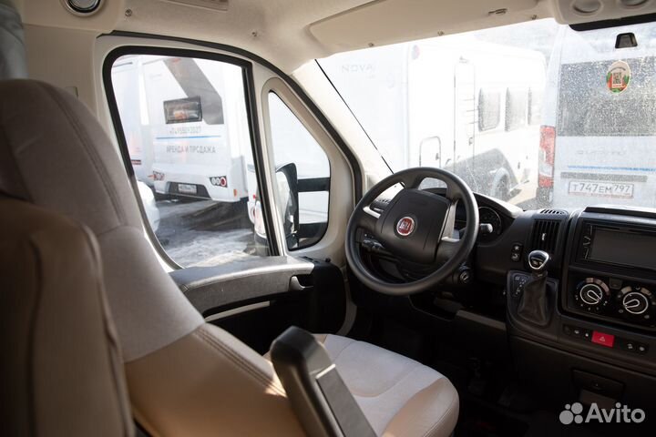 Полуинтегрированный Sun Living S70DF, 2023