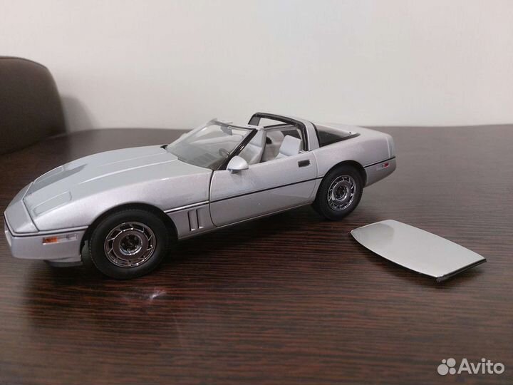 Chevrolet Corvette C4 1984 1/18 Greenlight