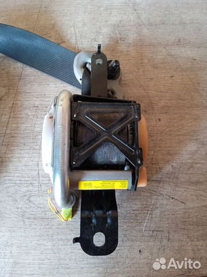 Ремень безопасности Nissan Navara D40