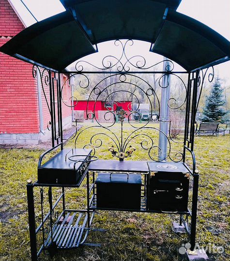 Мангал с крышей