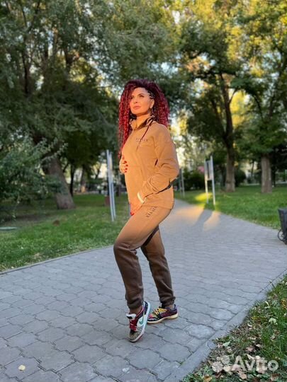 Костюм спортивный