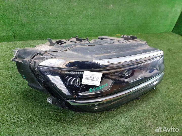 Фара правая Volkswagen Tiguan