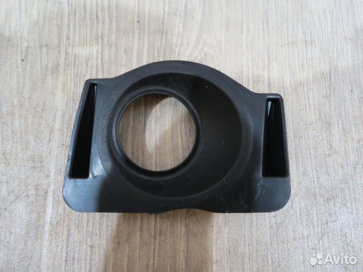 Накладка замка зажигания Skoda Rapid