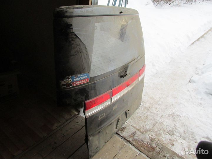 Крышка багажника Mitsubishi Delica D:5