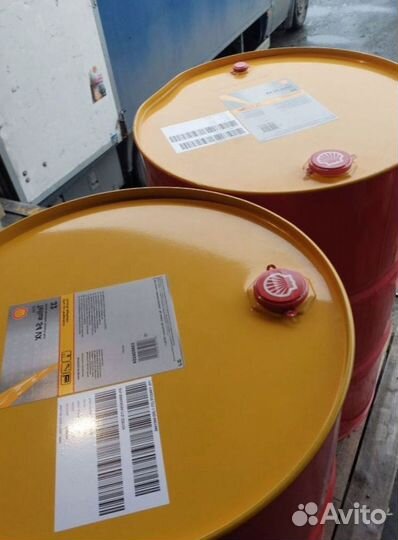 Оригинальное моторное маслоCastrol Vecton 15W-40