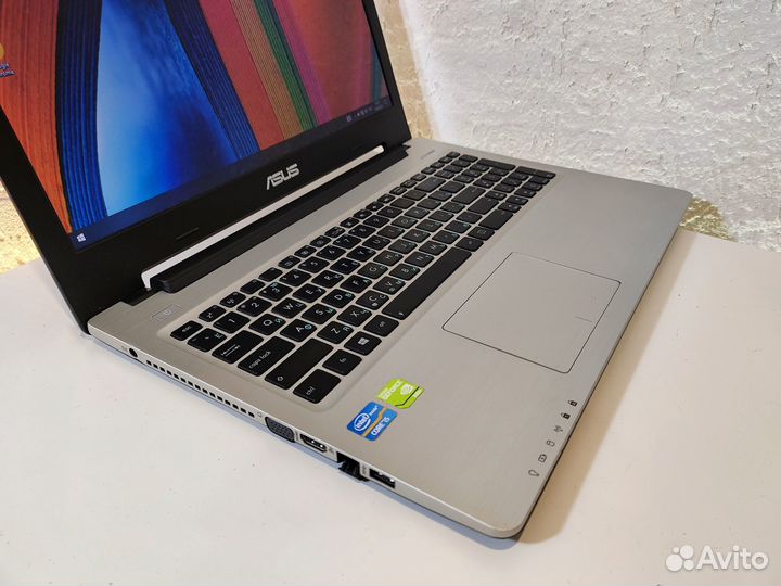 Ноутбук Asus: Intel Core i5, SSD 240GB, GT740M 2GB