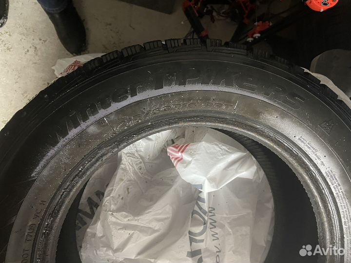 Hankook Winter I'Pike 215/60 R16