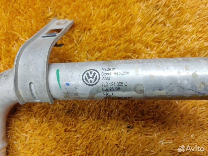 Патрубок системы охлаждения Volkswagen Touareg 7L