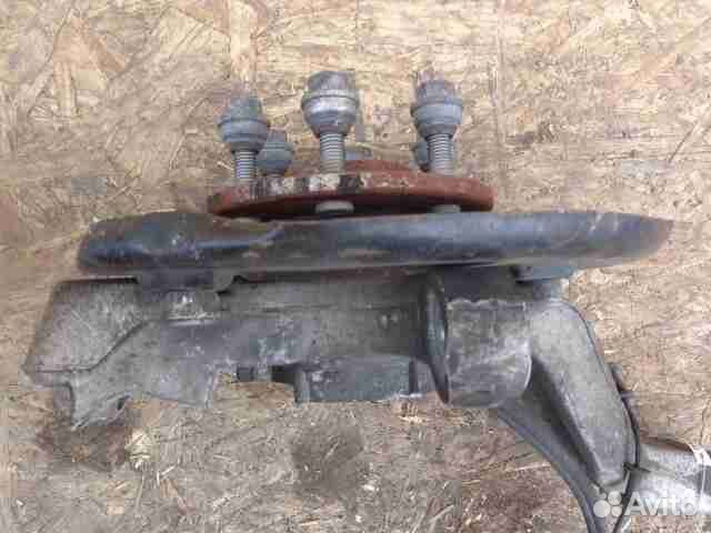 Кулак поворотный правый Lincoln Navigator 2 2L143K