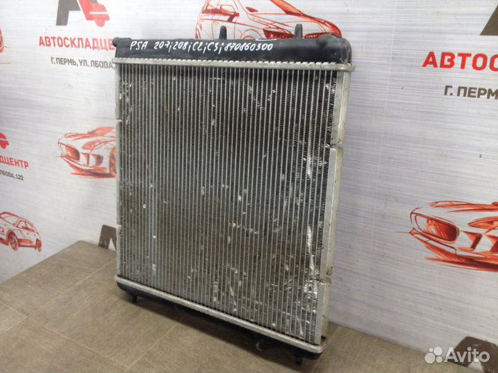 Радиатор охлаждения двигателя Peugeot 207