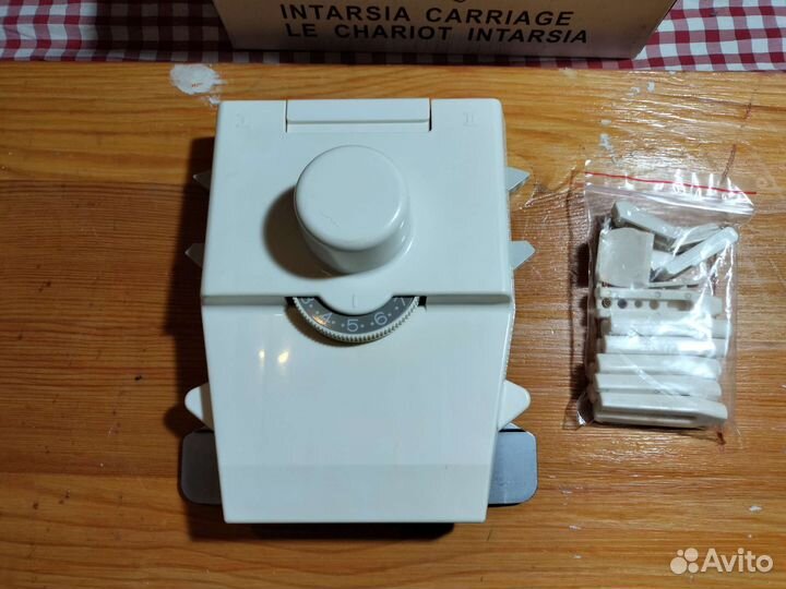 Каретки для вязальных машин