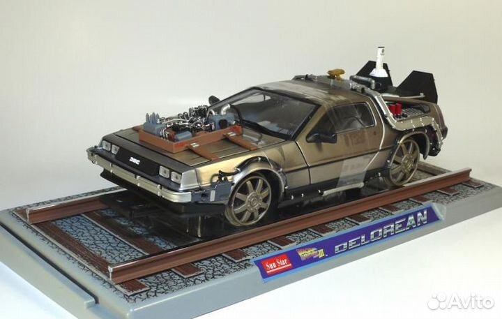 DeLorean DMC Назад в будущее ч.3 Sunstar 1:18