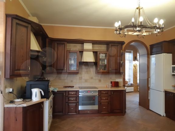 Дом 232 м² на участке 33 сот.