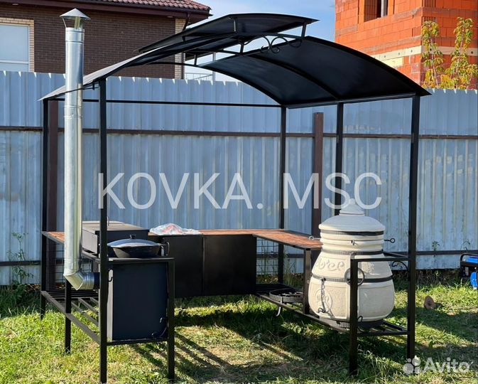 Мангал с крышей