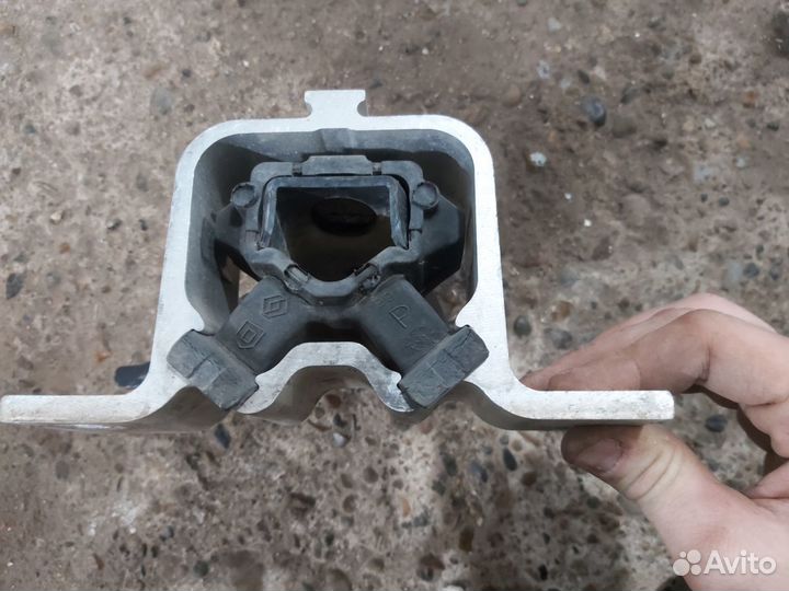 Опора (подушка) двигателя Renault Logan 1