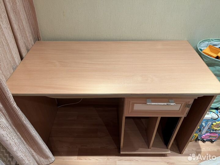 Стол угловой