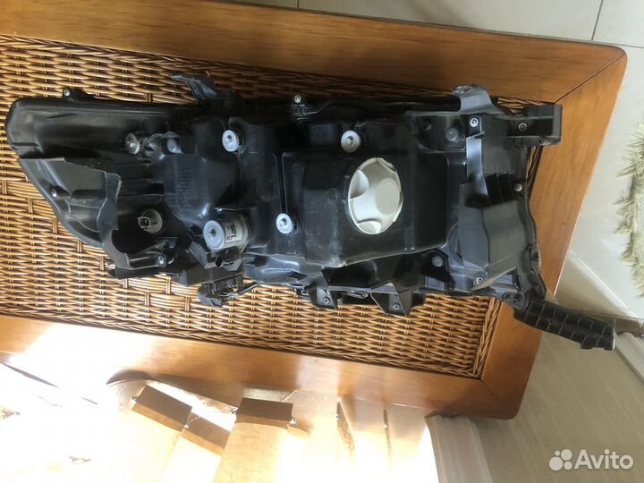 Левая фара land круйзер 200