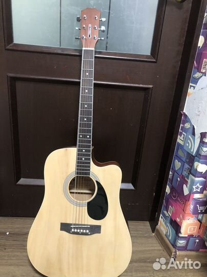 Электроакустическая гитара с комбиком