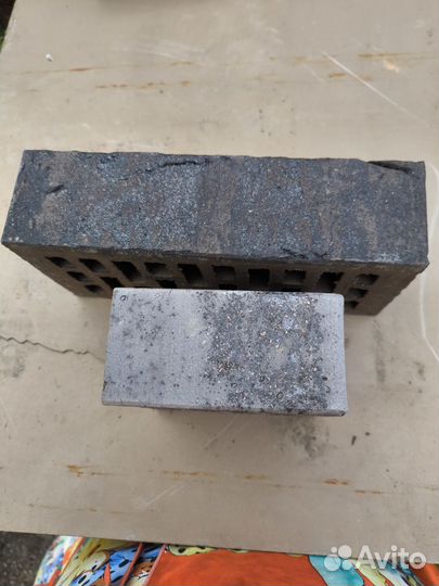 Новый облицовочный кирпич, двух цветный