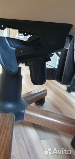 Офисное кресло