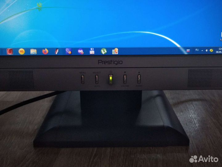 Монитор Prestigio 17