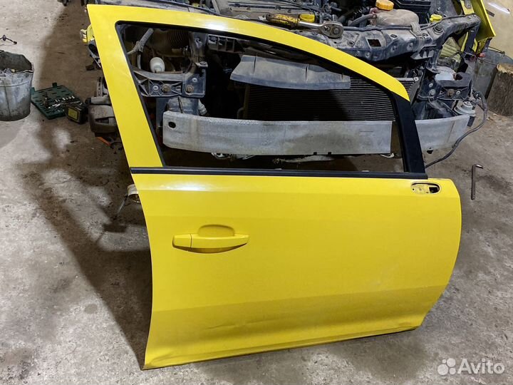 Дверь передняя правая Opel Corsa D хэтчбек
