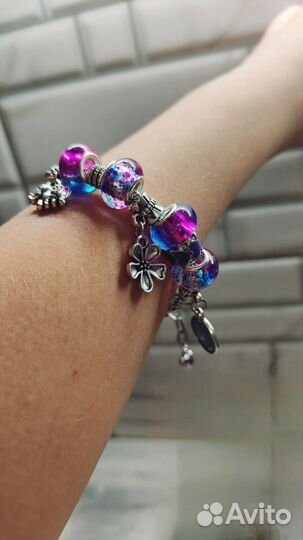 Браслет из шармов
