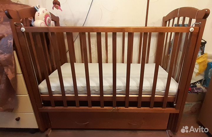 Кроватка. Мобиль. Карман