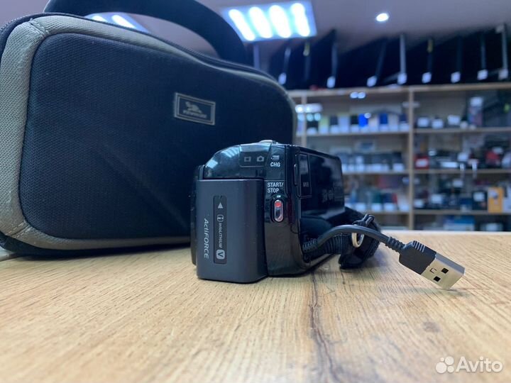 Видеокамера Sony HDR-XR260VE