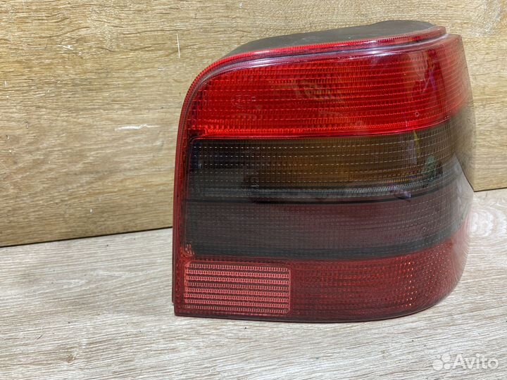 Фонарь задний правый Volkswagen Golf 4 Арт. 111486