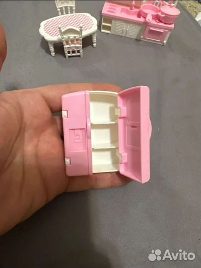 Кухня с посудкой, куклы с питомцами