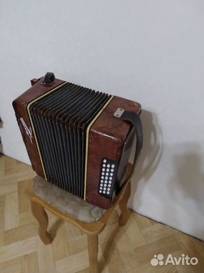 Продам гармонь Чайка