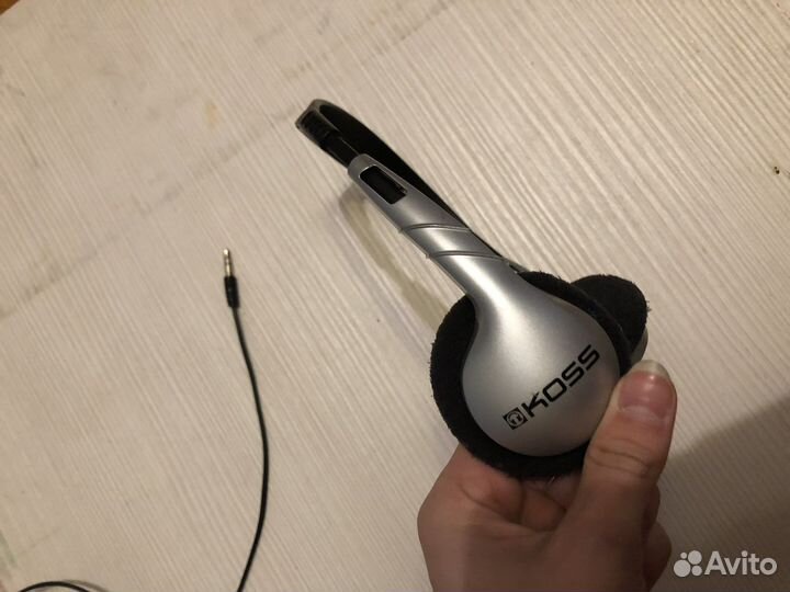 Проводные наушники с микрофоном