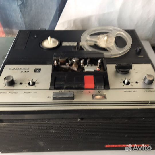 Катушечный магнитофон